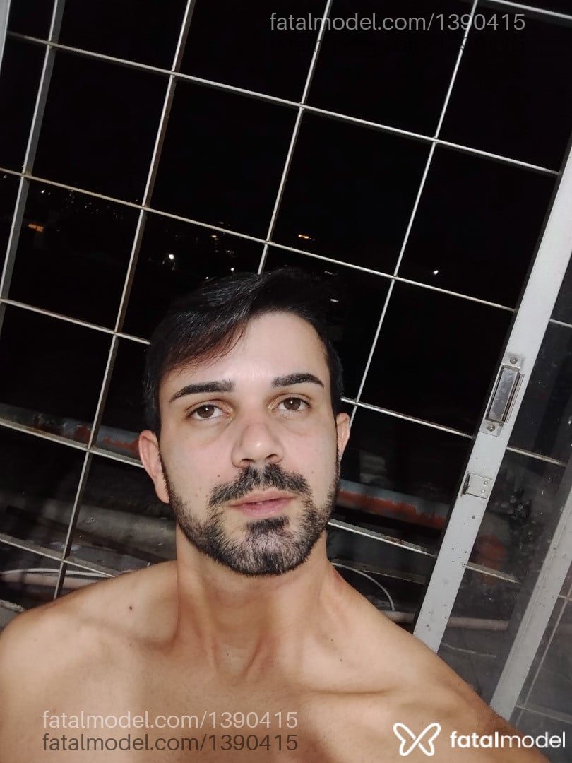 Acompanhante homem com cabelo castanho de olhos castanhos - Luan Moura Acompanhante homem com cabelo castanho de olhos castanhos - Luan Moura