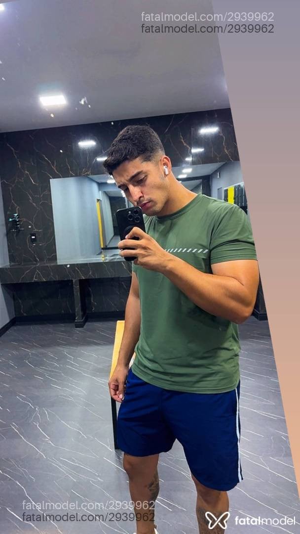 Acompanhante homem morena (o) de olhos castanhos - Eduardo