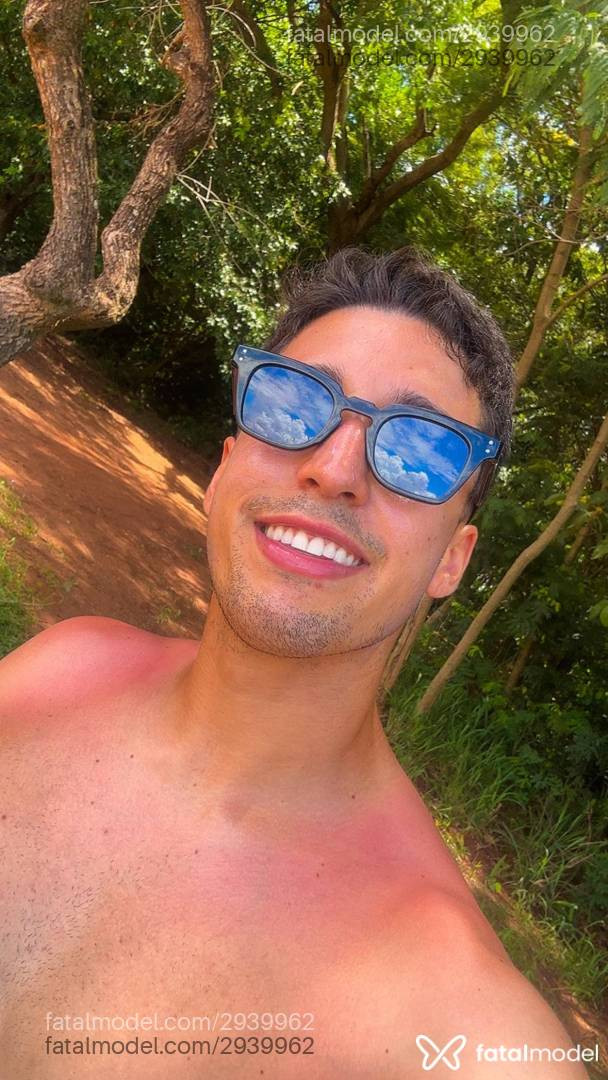 Acompanhante homem morena (o) de olhos castanhos - Eduardo