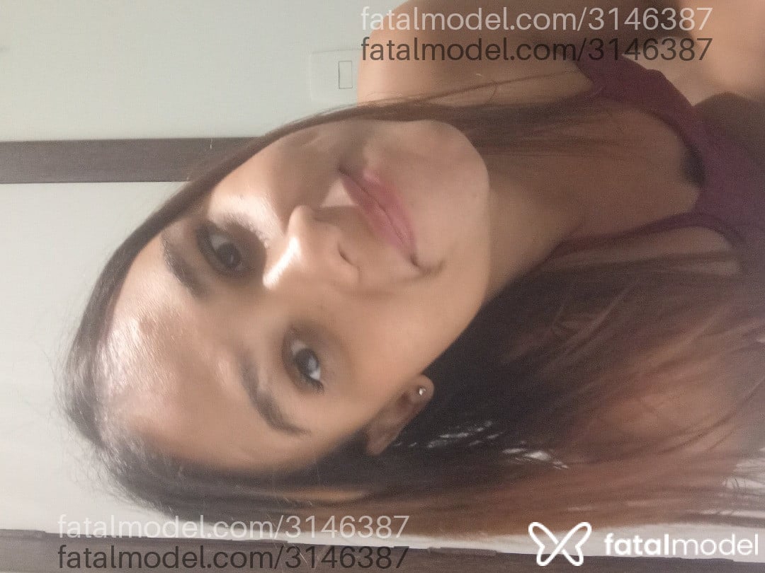 Acompanhante mulher trans com cabelo castanho de olhos castanhos em Belo Horizonte - Sabrina
