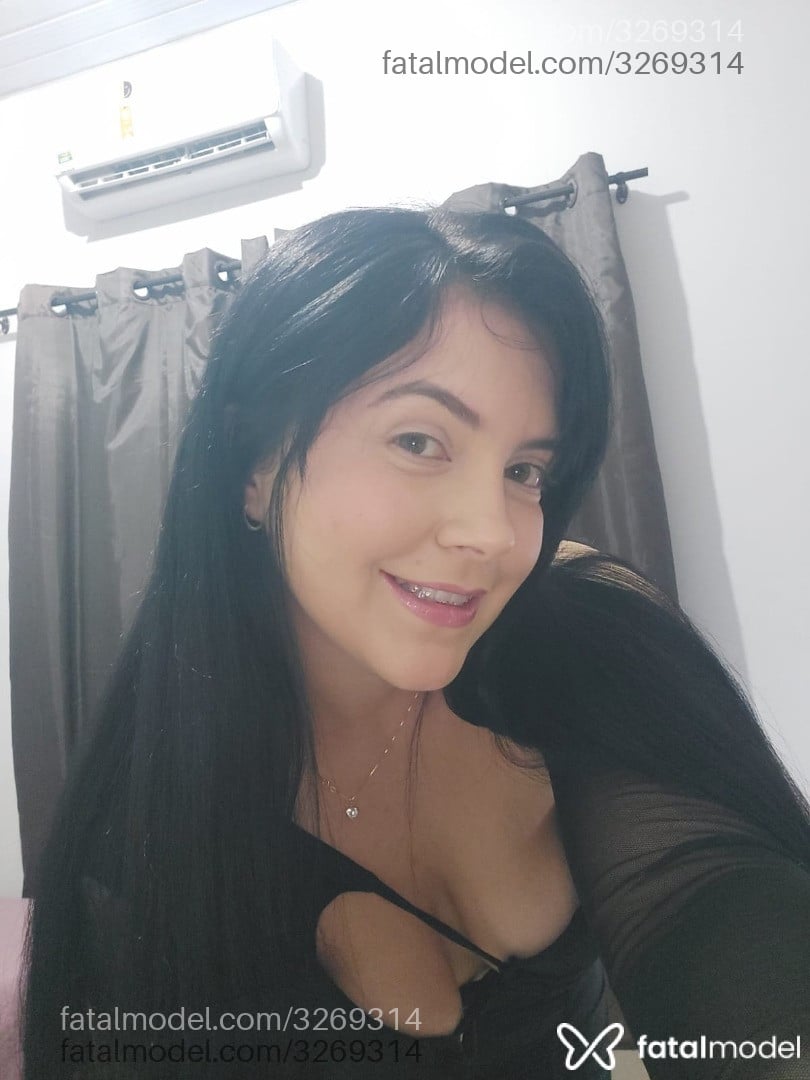 Acompanhante mulher morena (o) de olhos verdes em Altamira - Antonella