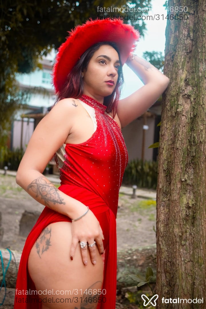 Acompanhante mulher ruiva (o) de olhos castanhos em Florianópolis Acompanhante mulher ruiva (o) de olhos castanhos em Florianópolis - Flor Pantaneira