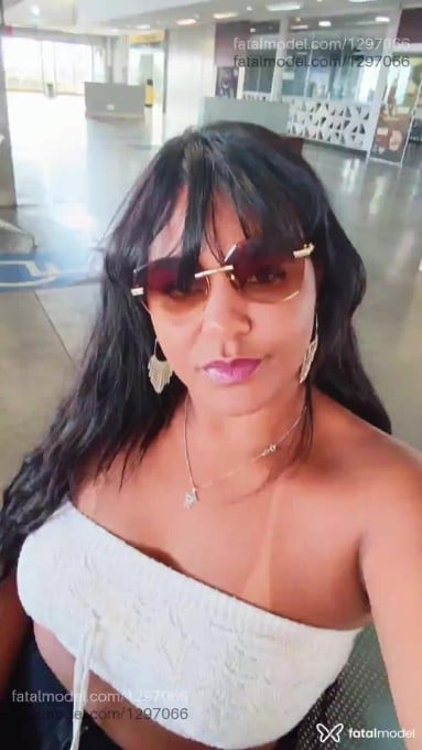 Acompanhante mulher morena (o) de olhos castanhos em Rio Paranaíba - Diana