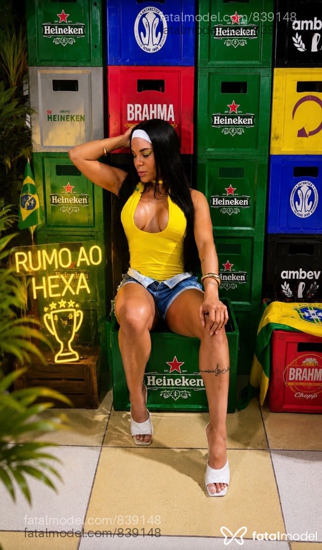 Acompanhante mulher morena (o) de olhos mel em Alta Floresta Acompanhante mulher morena (o) de olhos mel em Alta Floresta - Jessica Carol
