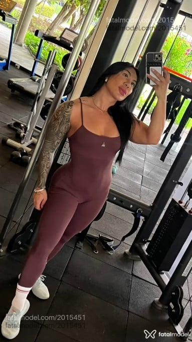 Acompanhante mulher com cabelo castanho de olhos castanhos em São Paulo - Karol Campos