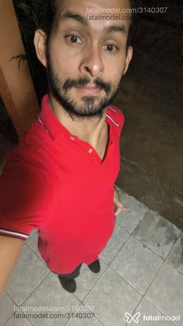 Acompanhante homem com cabelo grisalho de olhos castanhos em Arapiraca Acompanhante homem com cabelo grisalho de olhos castanhos em Arapiraca - Manuel