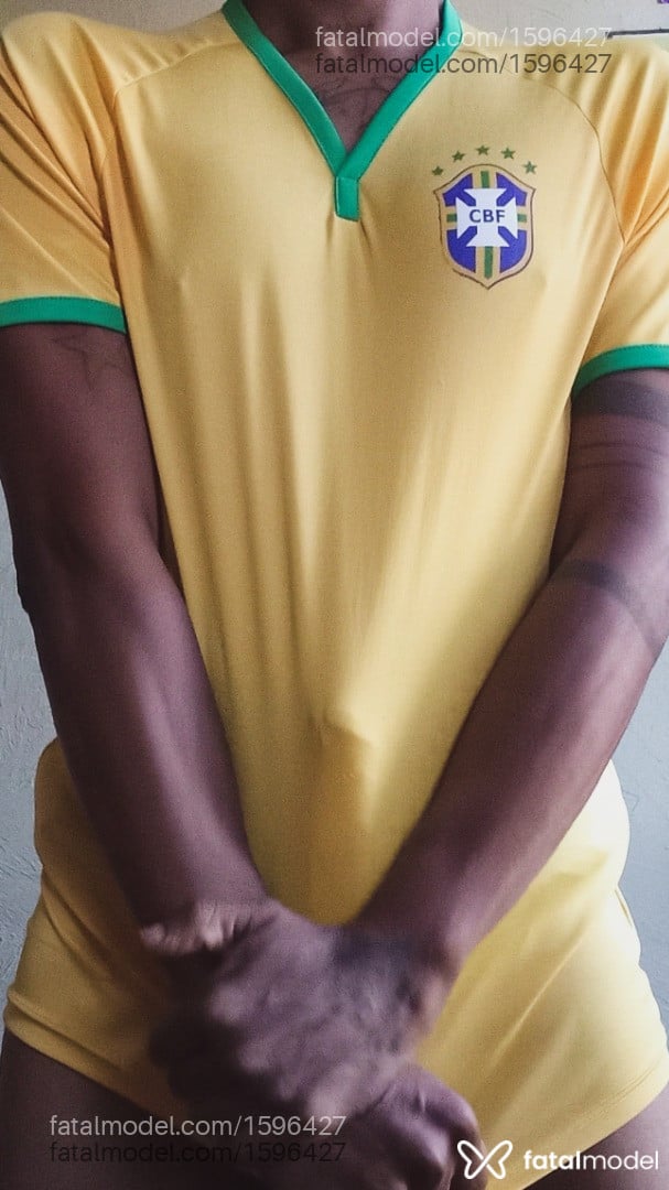 Acompanhante homem com cabelo castanho de olhos castanhos em Pindamonhangaba - Caio