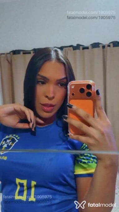 Acompanhante mulher trans morena (o) de olhos castanhos em Uberlândia Acompanhante mulher trans morena (o) de olhos castanhos em Uberlândia - Ayarla