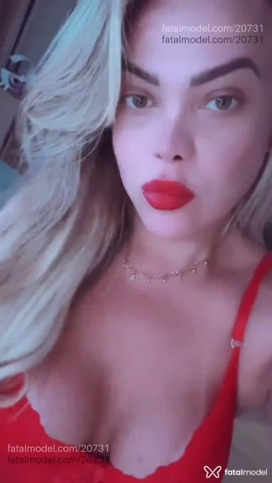 Acompanhante mulher trans loira (o) de olhos verdes em Santa Cruz do Sul - Paty