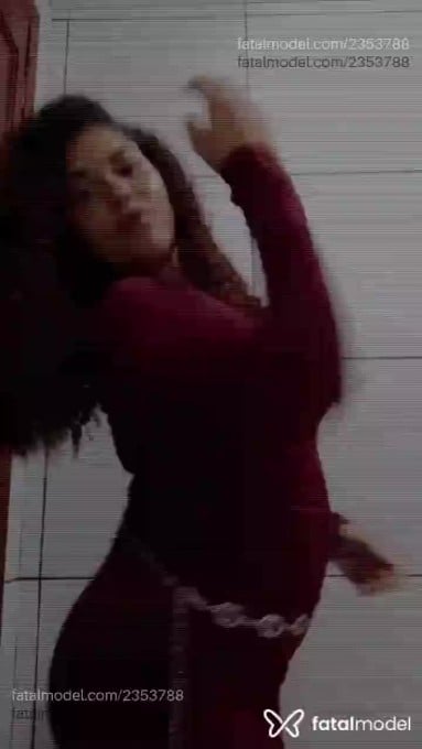 Acompanhante mulher ruiva (o) de olhos castanhos em Maravilha Acompanhante mulher ruiva (o) de olhos castanhos em Maravilha - Valentina Alencar