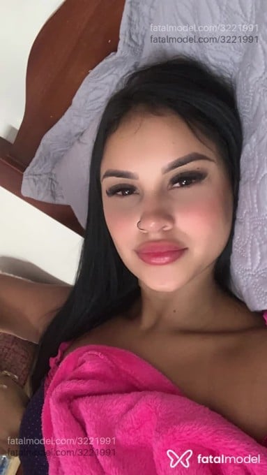 Acompanhante mulher morena (o) de olhos castanhos - Maria Clara