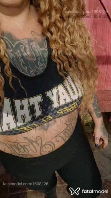 Acompanhante mulher com cabelo castanho de olhos mel em Vassouras Acompanhante mulher com cabelo castanho de olhos mel em Vassouras - Tetê Carabina