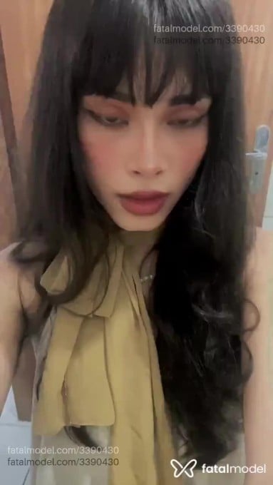 Acompanhante mulher trans morena (o) de olhos pretos - Kim Lip