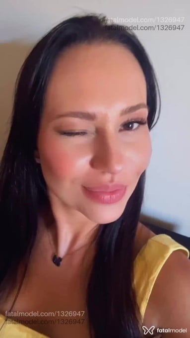 Acompanhante mulher com cabelo castanho de olhos castanhos em Londrina - Isabella