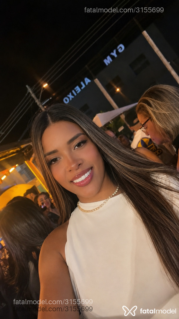 Acompanhante mulher loira (o) de olhos castanhos - Vanessa