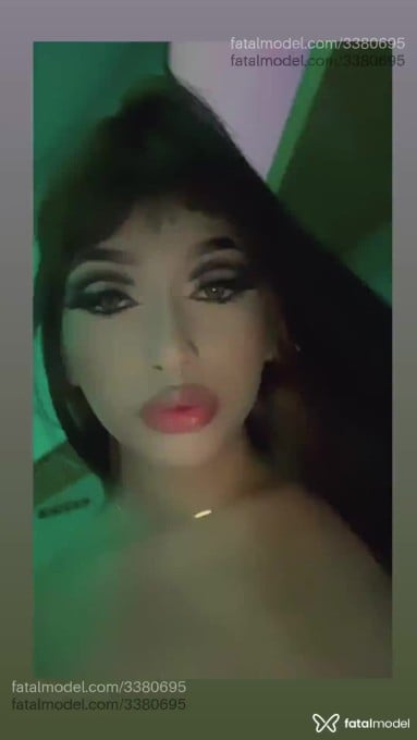 Acompanhante mulher trans morena (o) de olhos castanhos - Cloe Silveiraz Acompanhante mulher trans morena (o) de olhos castanhos - Cloe Silveiraz