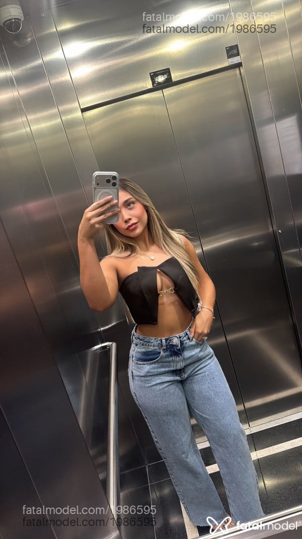 Acompanhante mulher loira (o) de olhos verdes em Vitória - Antonella
