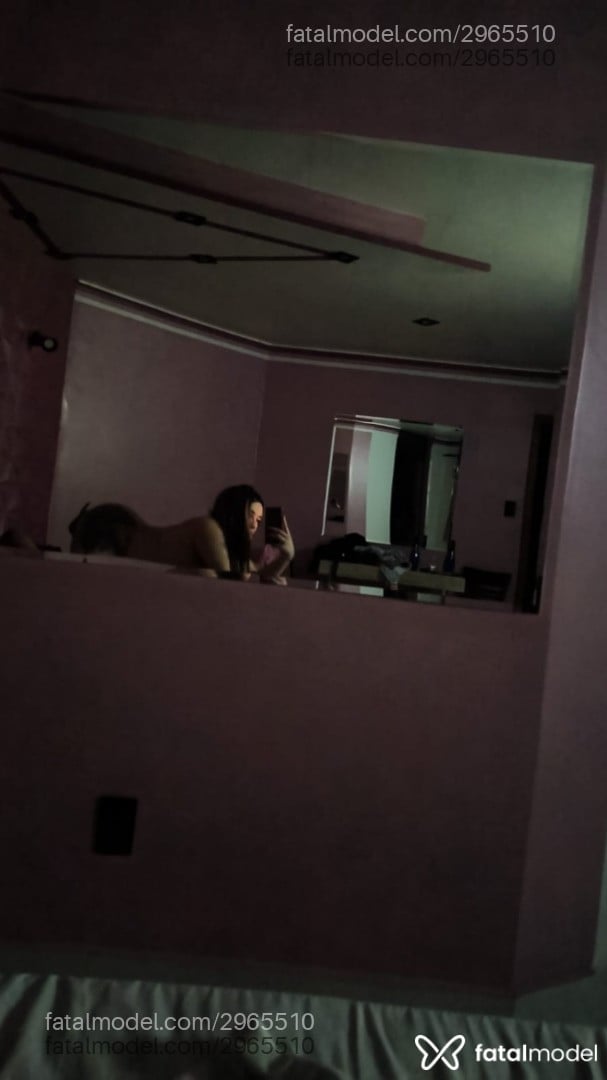 Acompanhante mulher trans loira (o) de olhos pretos - Julia Carvalho