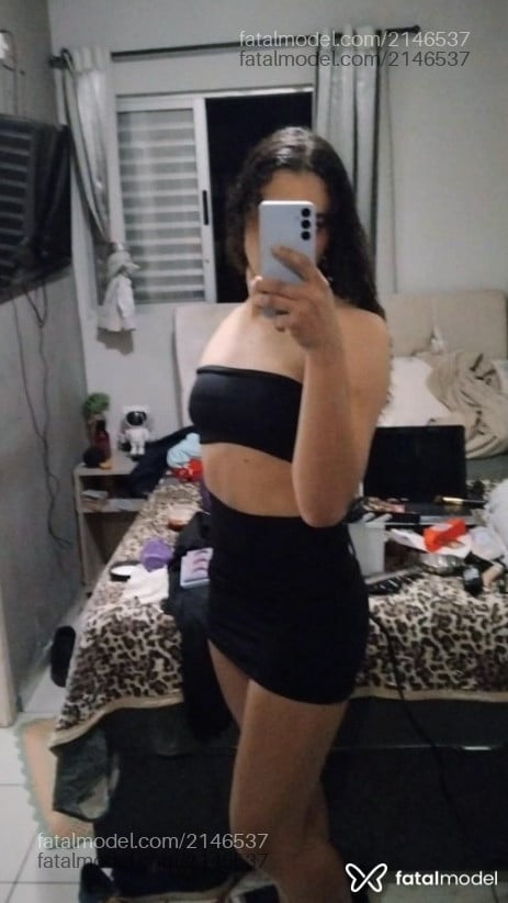 Acompanhante mulher trans com cabelo castanho de olhos castanhos em Maringá - Sofia Alves