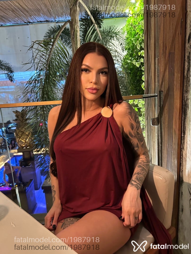 Acompanhante mulher com cabelo castanho de olhos castanhos em Goiânia - Maria Fernanda
