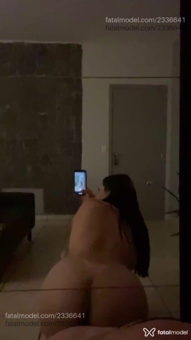 Acompanhante mulher com cabelo castanho de olhos castanhos em Curitiba Acompanhante mulher com cabelo castanho de olhos castanhos em Curitiba - Larissa Mendes