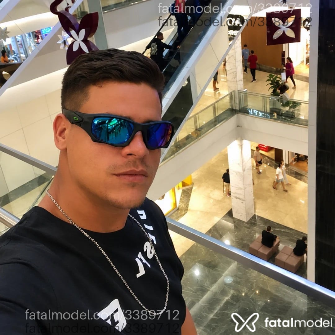 Acompanhante homem com cabelo castanho de olhos castanhos em Brasília - Gabriel