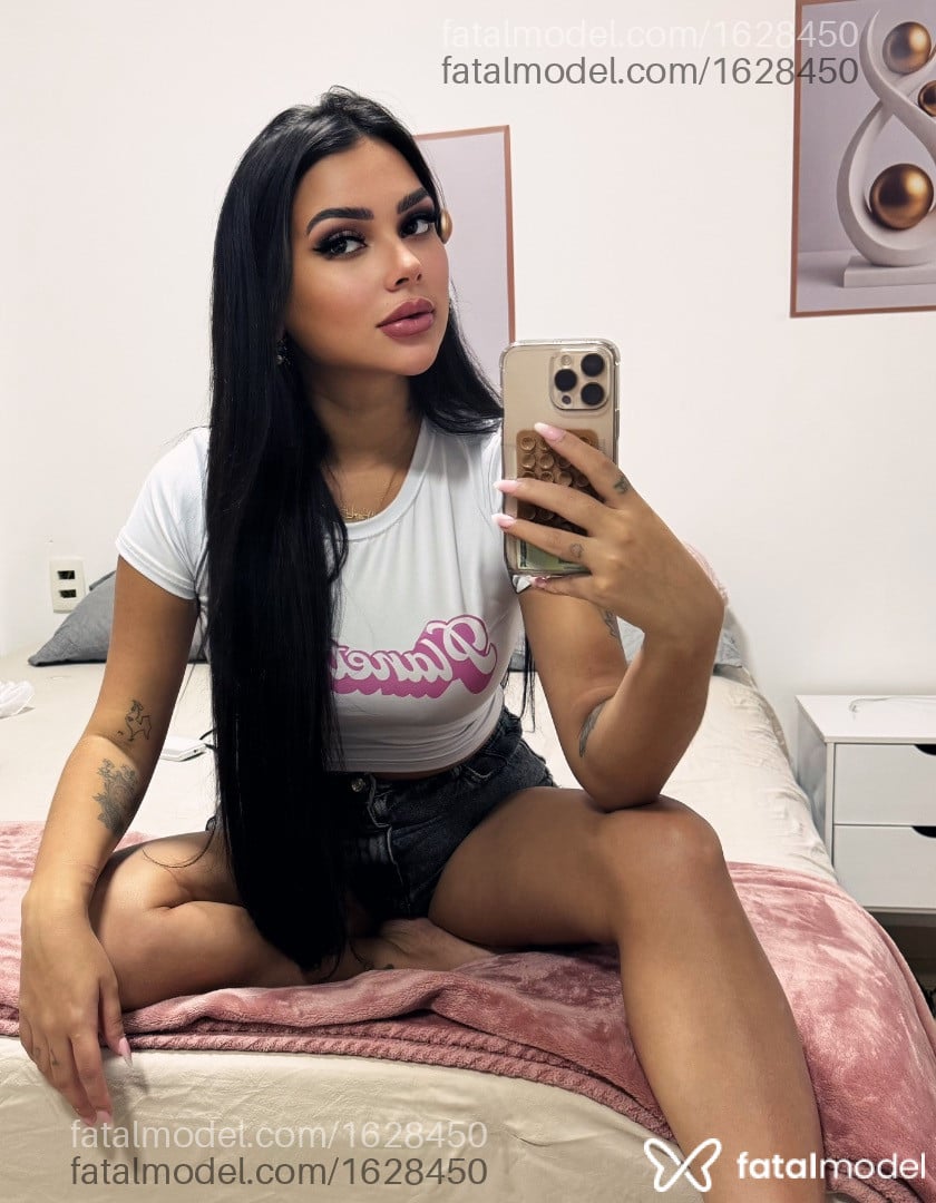 Acompanhante mulher com cabelo castanho de olhos castanhos em Goiânia - Ingrid