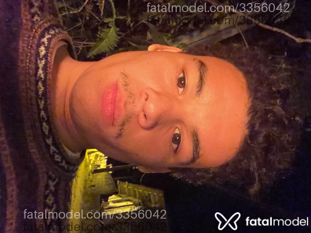 Acompanhante homem morena (o) de olhos castanhos em Blumenau - Gustavo
