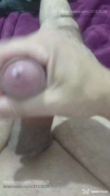 Acompanhante homem com cabelo castanho de olhos castanhos - Lucas