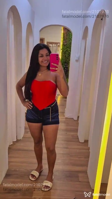 Acompanhante mulher morena (o) de olhos pretos - Mariane Moreira