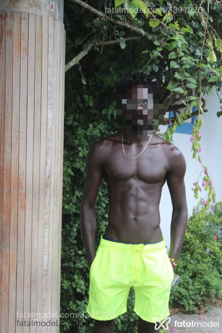 Acompanhante homem morena (o) de olhos pretos em Cabo Frio - Lucas