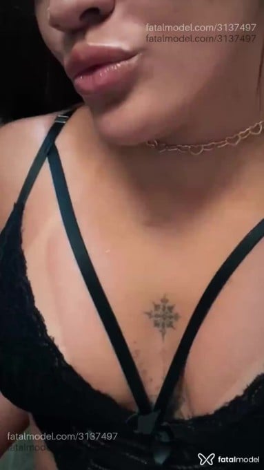 Acompanhante mulher morena (o) de olhos castanhos em Pelotas - Mari Delfino