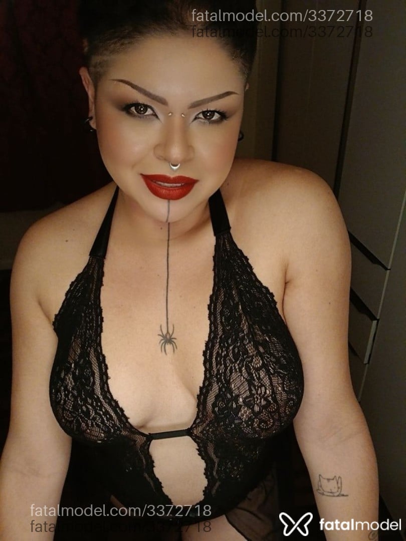 Acompanhante mulher morena (o) de olhos castanhos em Curitiba Acompanhante mulher morena (o) de olhos castanhos em Curitiba - Maya Lins