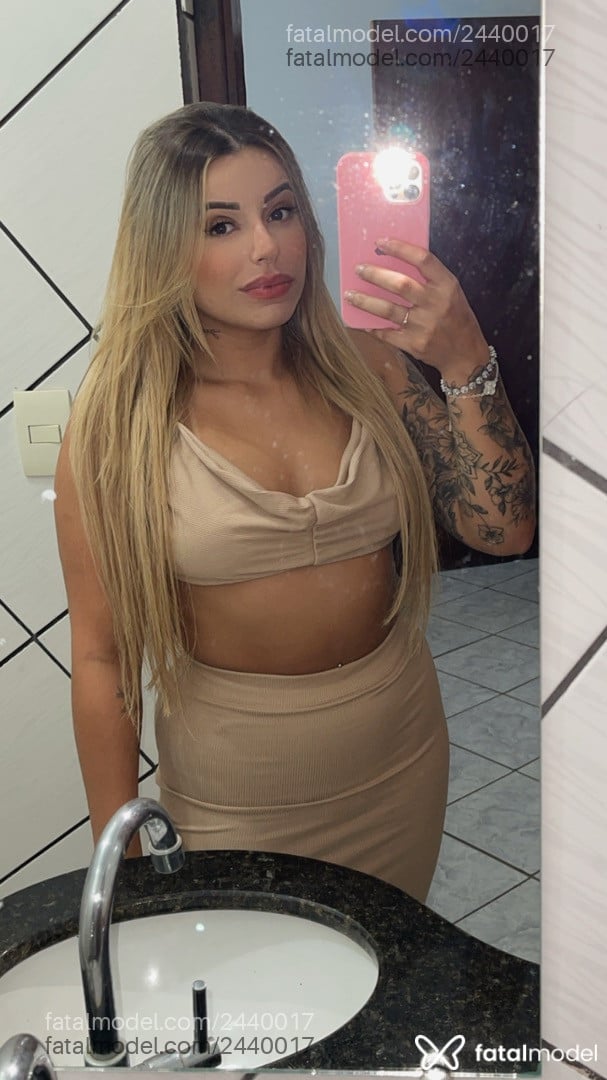 Acompanhante mulher com cabelo castanho de olhos castanhos em Descalvado - Gabi Yoko