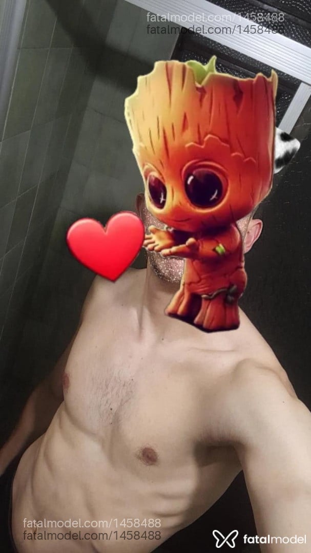 Acompanhante homem com cabelo castanho de olhos castanhos em Caxias do Sul Acompanhante homem com cabelo castanho de olhos castanhos em Caxias do Sul - Roberto