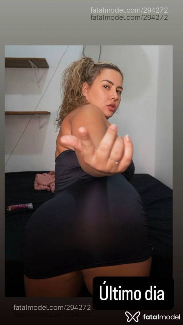 Acompanhante mulher loira (o) de olhos castanhos - Michele