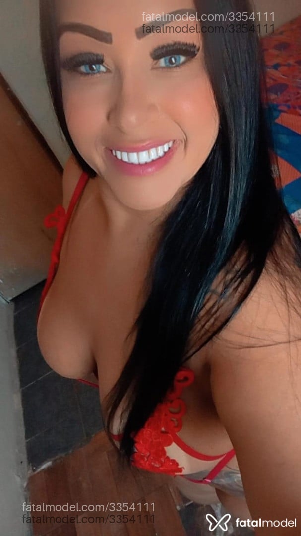Acompanhante mulher morena (o) de olhos azuis - Kelly Ferraz