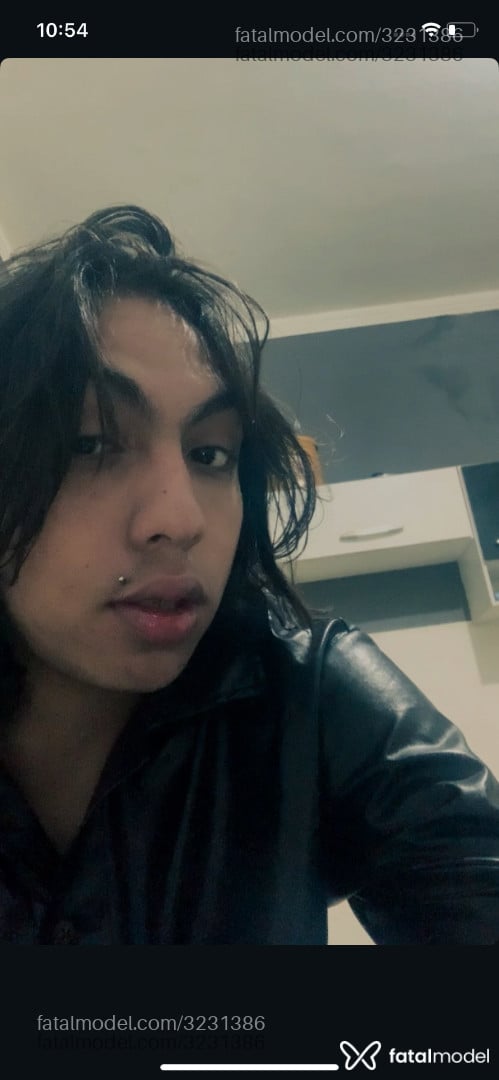 Acompanhante mulher trans morena (o) de olhos castanhos em Virtual - Borges