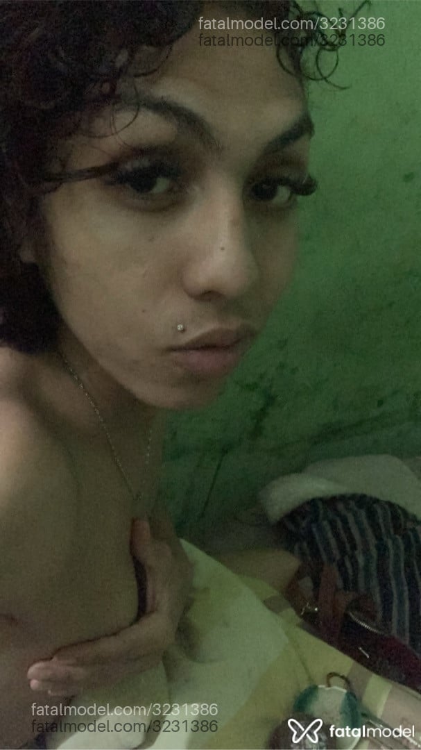 Acompanhante mulher trans morena (o) de olhos castanhos em Virtual - Borges