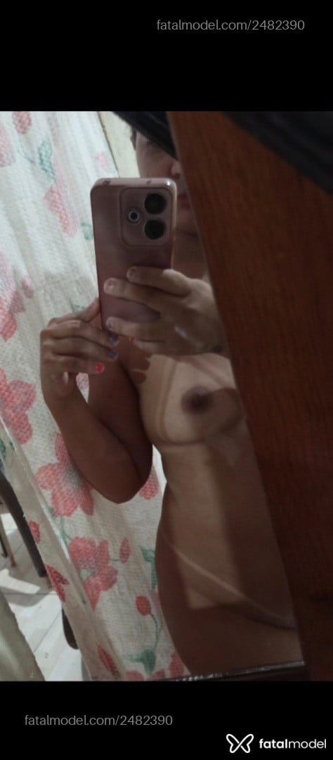 Acompanhante mulher loira (o) de olhos pretos - ímola Acompanhante mulher loira (o) de olhos pretos - ímola
