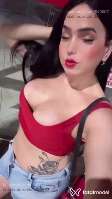 Acompanhante travesti loira (o) de olhos castanhos - Vick Acompanhante travesti loira (o) de olhos castanhos - Vick