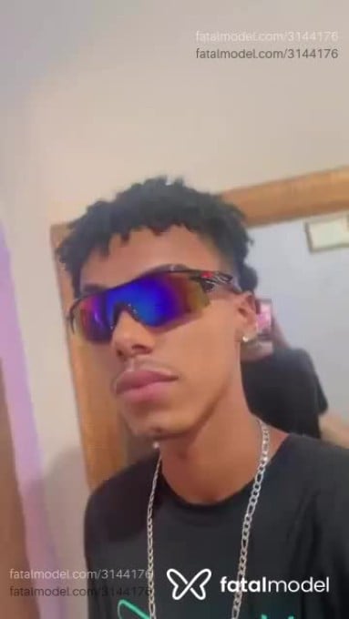 Acompanhante homem morena (o) de olhos castanhos em Paulínia - Henrique
