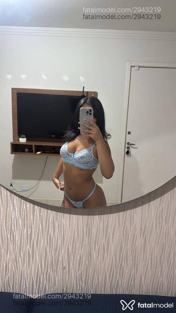 Acompanhante mulher morena (o) de olhos castanhos - Beatriz