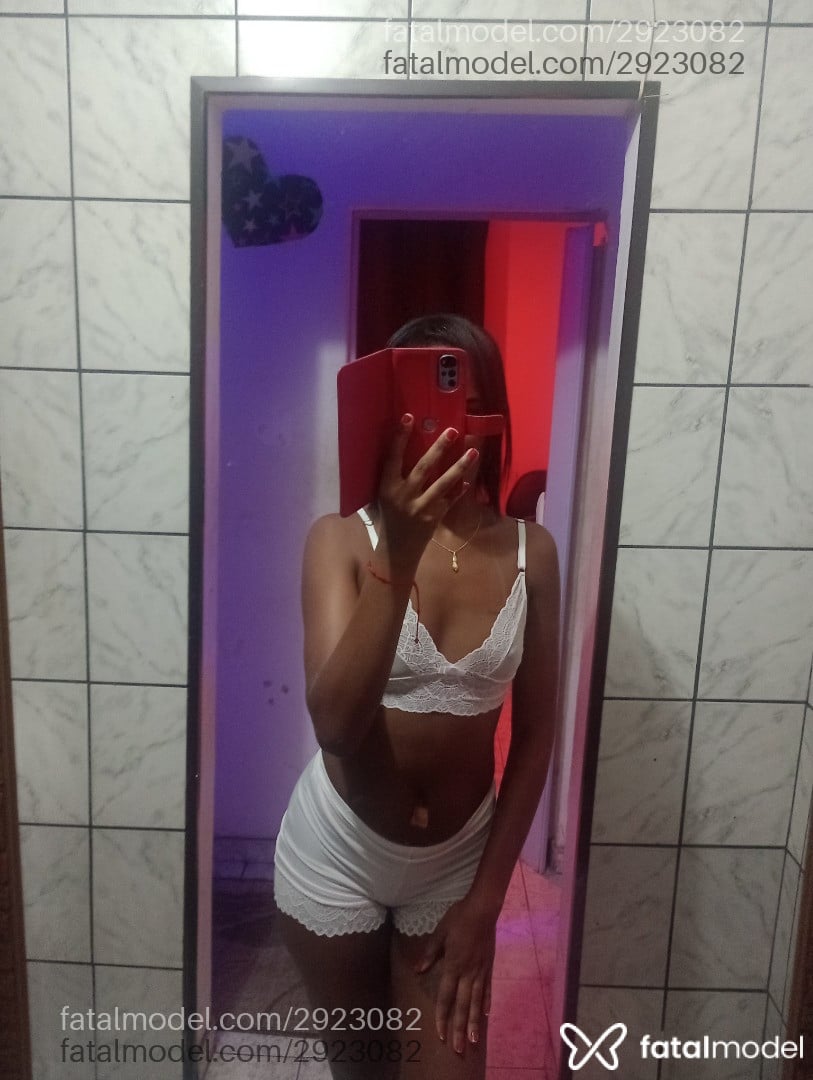 Acompanhante mulher morena (o) de olhos castanhos em Praia Grande Acompanhante mulher morena (o) de olhos castanhos em Praia Grande - Anjel