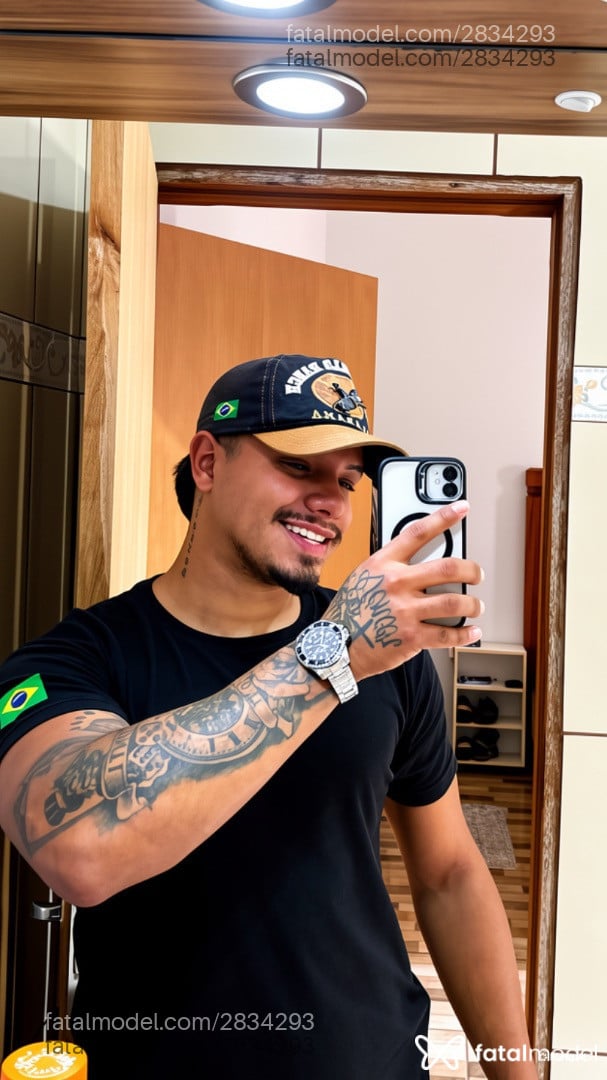 Acompanhante homem com cabelo castanho de olhos castanhos - Mike
