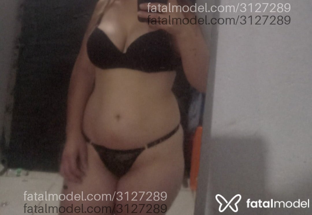 Acompanhante mulher com cabelo castanho de olhos castanhos em Blumenau - Julia