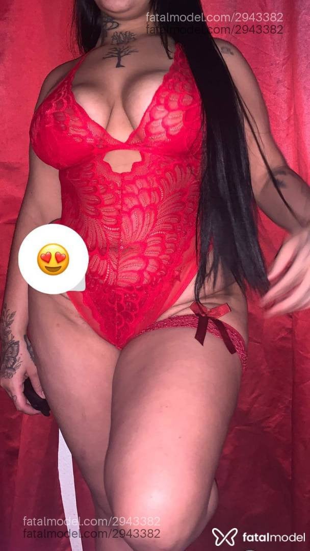 Acompanhante mulher morena (o) de olhos castanhos - Russa