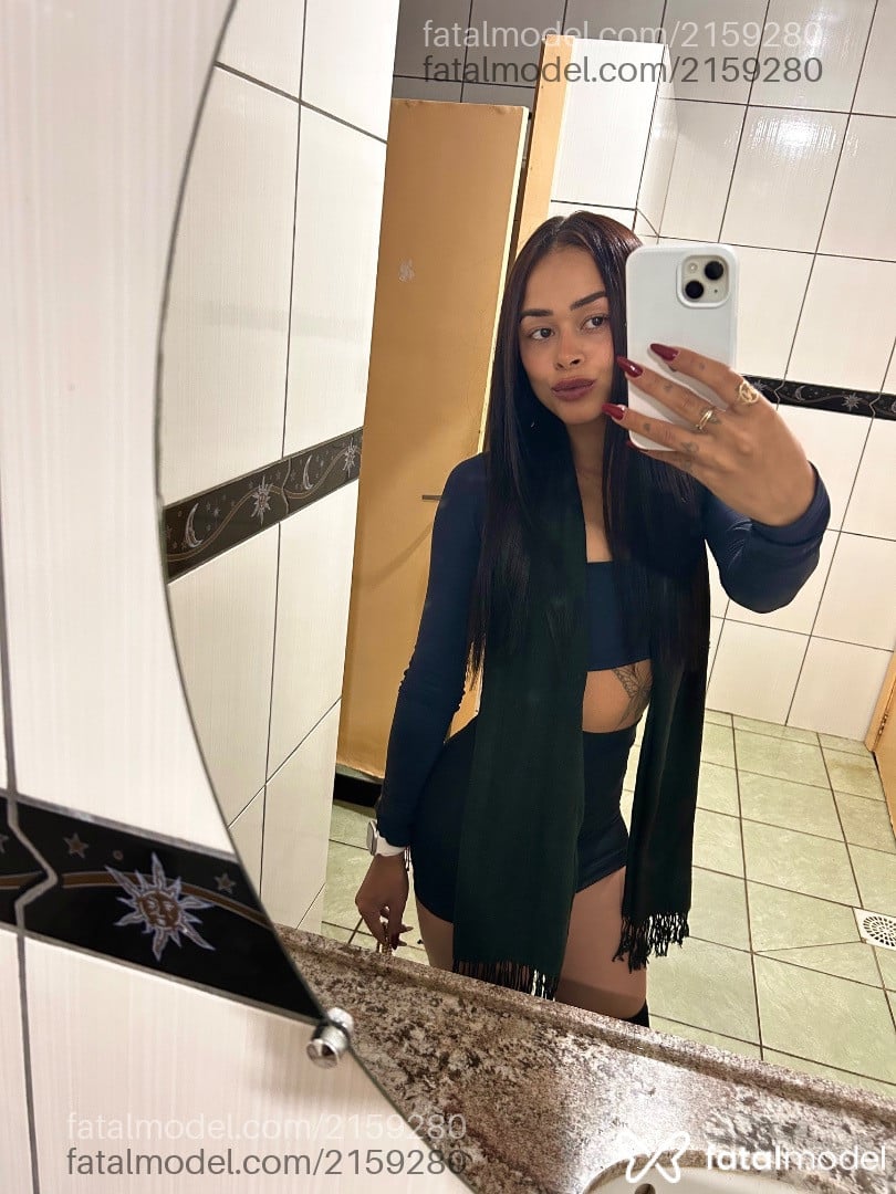 Acompanhante mulher morena (o) de olhos castanhos em Canelinha - Mari