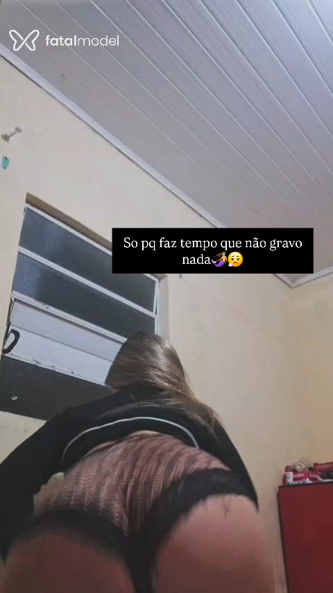 Acompanhante mulher loira (o) de olhos castanhos - Carolzinha Santos