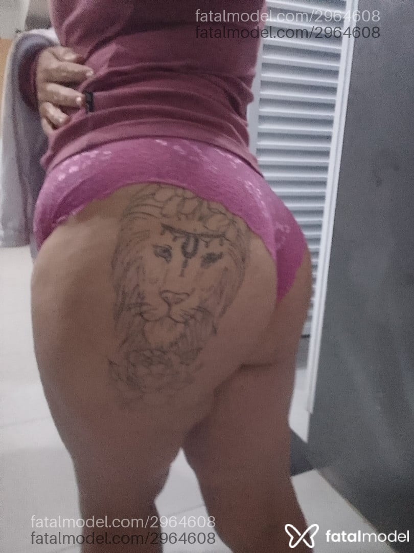 Acompanhante mulher com cabelo colorido de olhos pretos em Bauru - Tatah